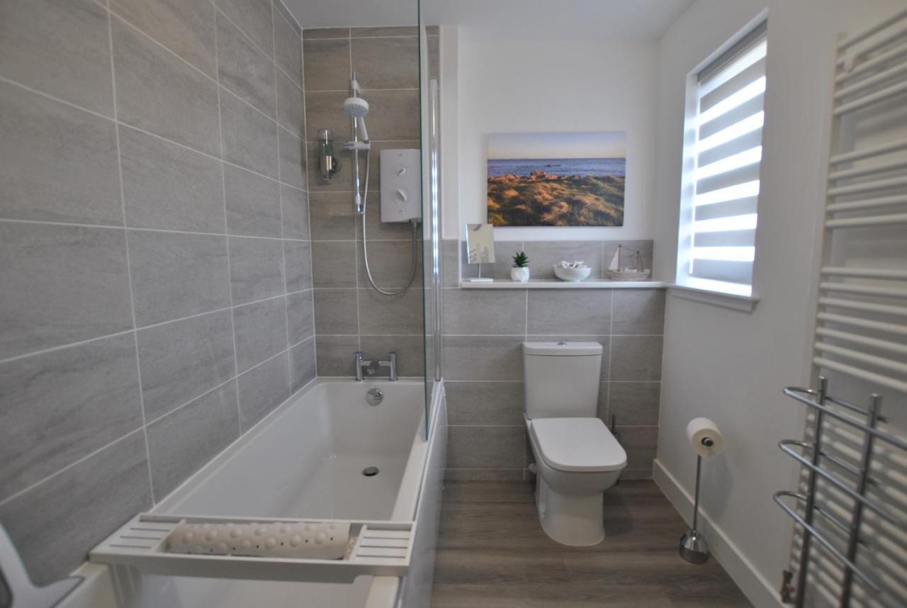 Maeyar-Contemporary Apartment In Coastal Village أنستراذار المظهر الخارجي الصورة